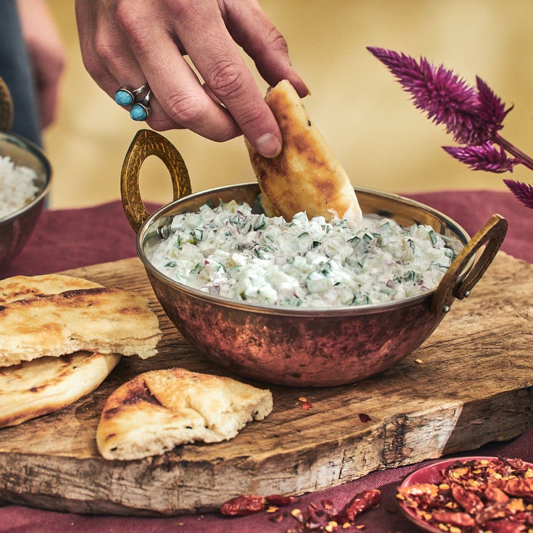 Raita er tzatzikiens indiske kusine, og perfekt å servere til både fisk og kjøtt. 