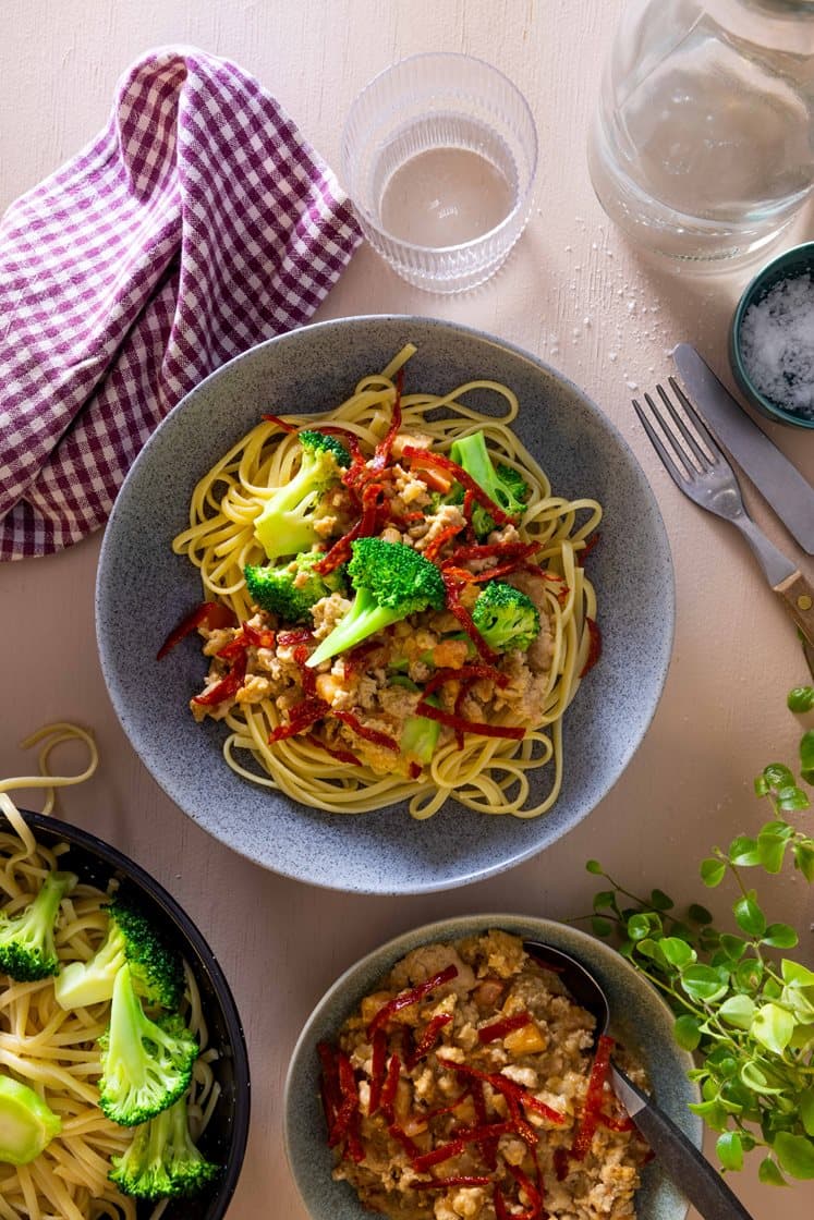 Kremet kyllingpasta med chorizo, brokkoli og tomat