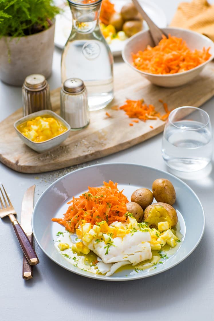 Torsk med råkostsalat og eggesmør 