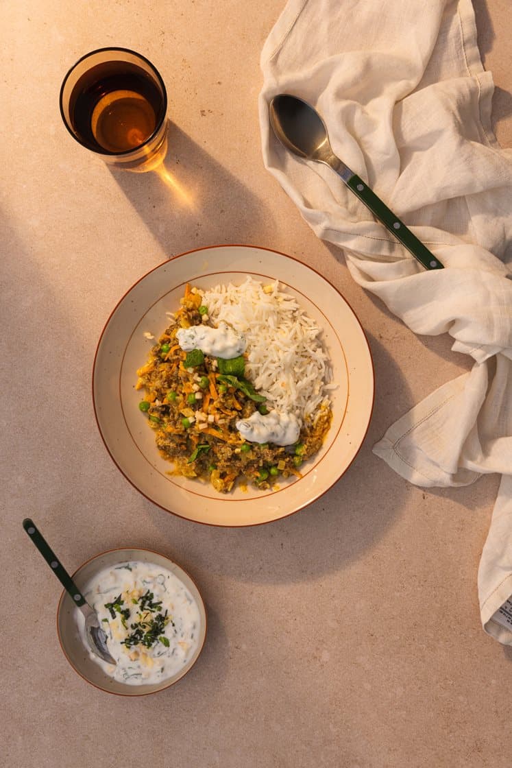 Kormagryte med kjøttdeig, ris og eple- og myntedressing