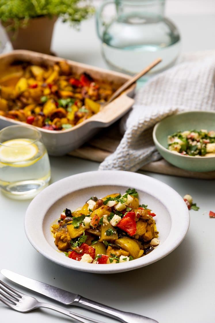 Kyllingform med poteter, currysjy og eple- og koriandertopping