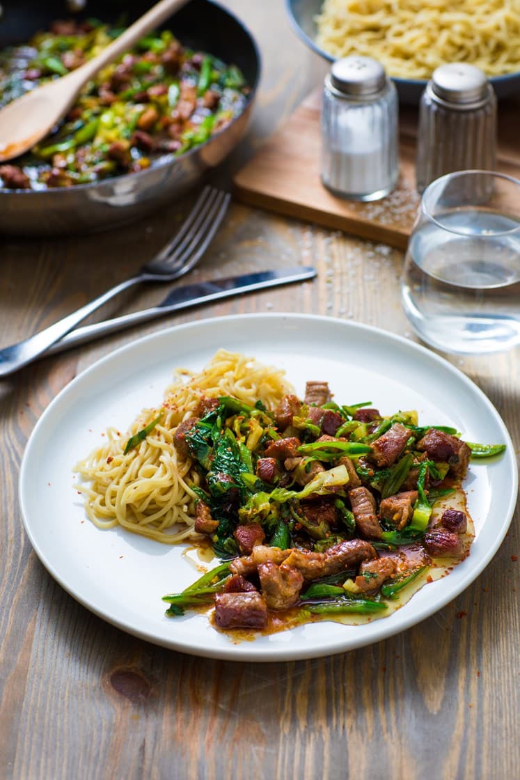 Svinenakke i teriyakisaus med pak choy og aromasopp