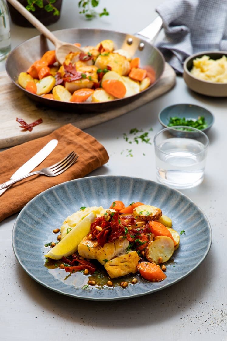 Pannestekt torskefilet med pepperoni-sjy og sellerirotpuré