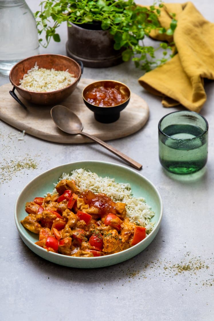 Tikka masala med kylling, krydderris og mangochutney