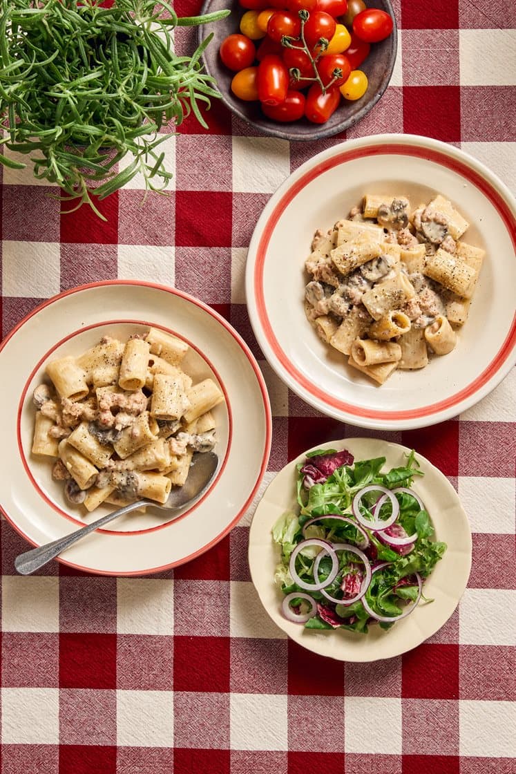 Pasta alla Norcina - Kremet salsicciapasta med aromasopp og trøffelolje