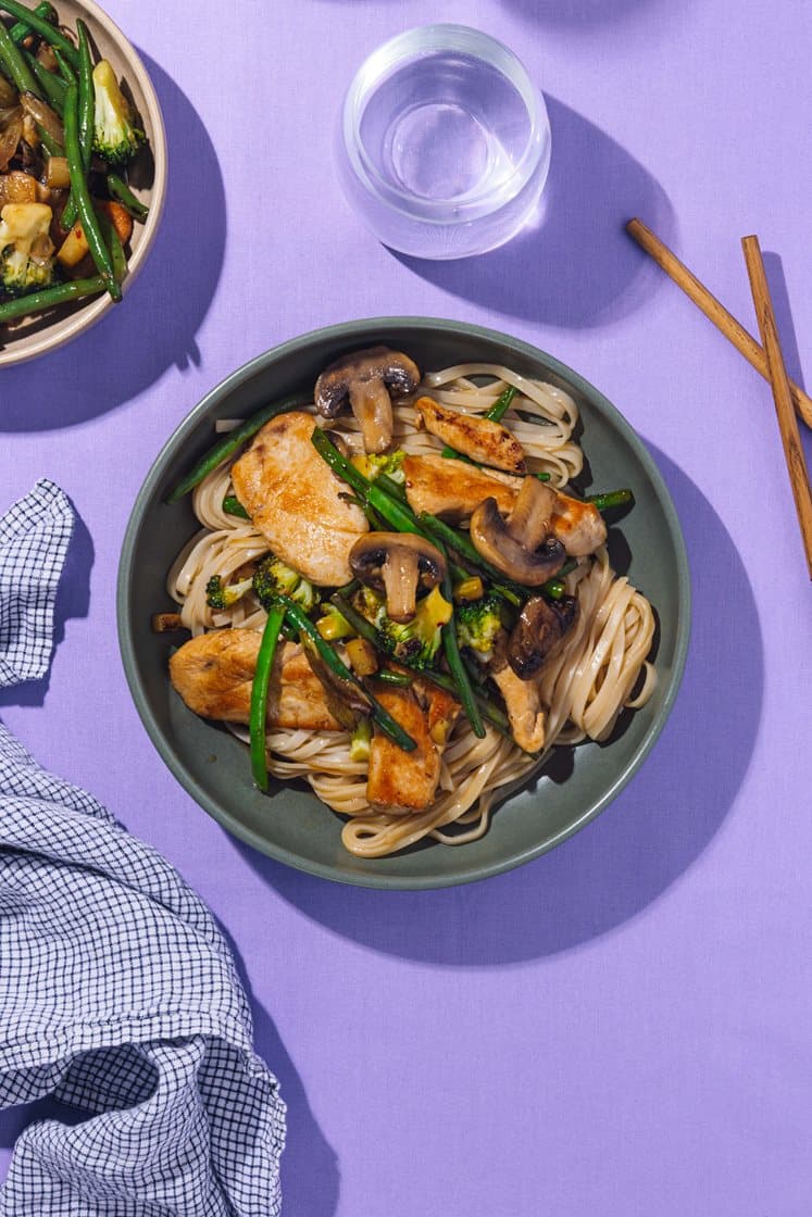 Kylling teriyaki med grønnsaker og eggnudler