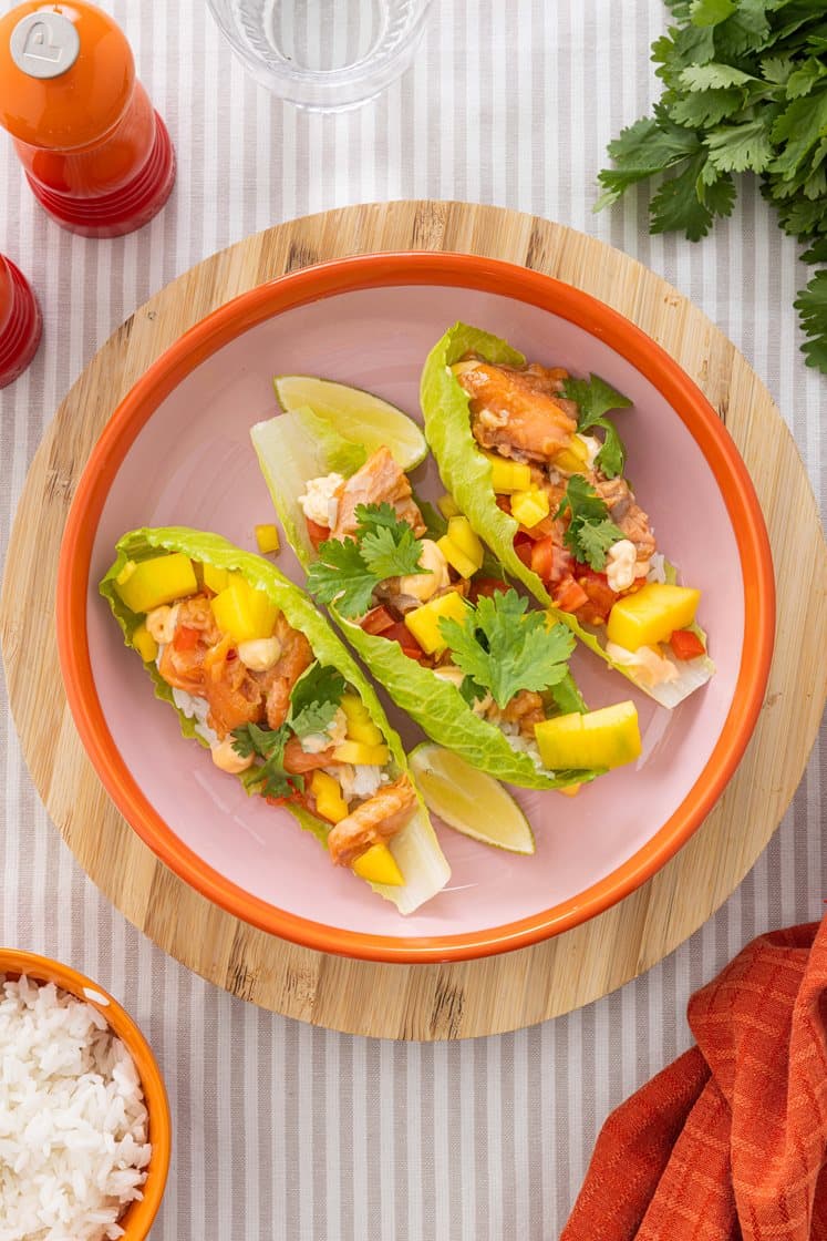 Teriyakibakt laks i hjertesalat med mango, koriander og jasminris