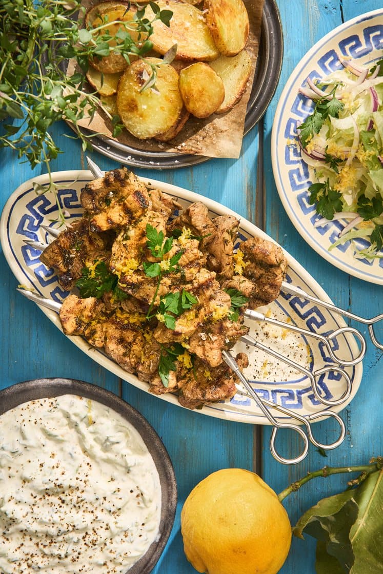 Souvlaki - Grillet svinekjøtt med tzatziki og sitron