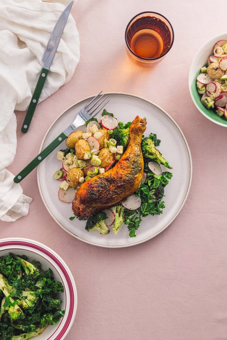 Kyllinglår provence med frisk potetsalat og stekt brokkoli