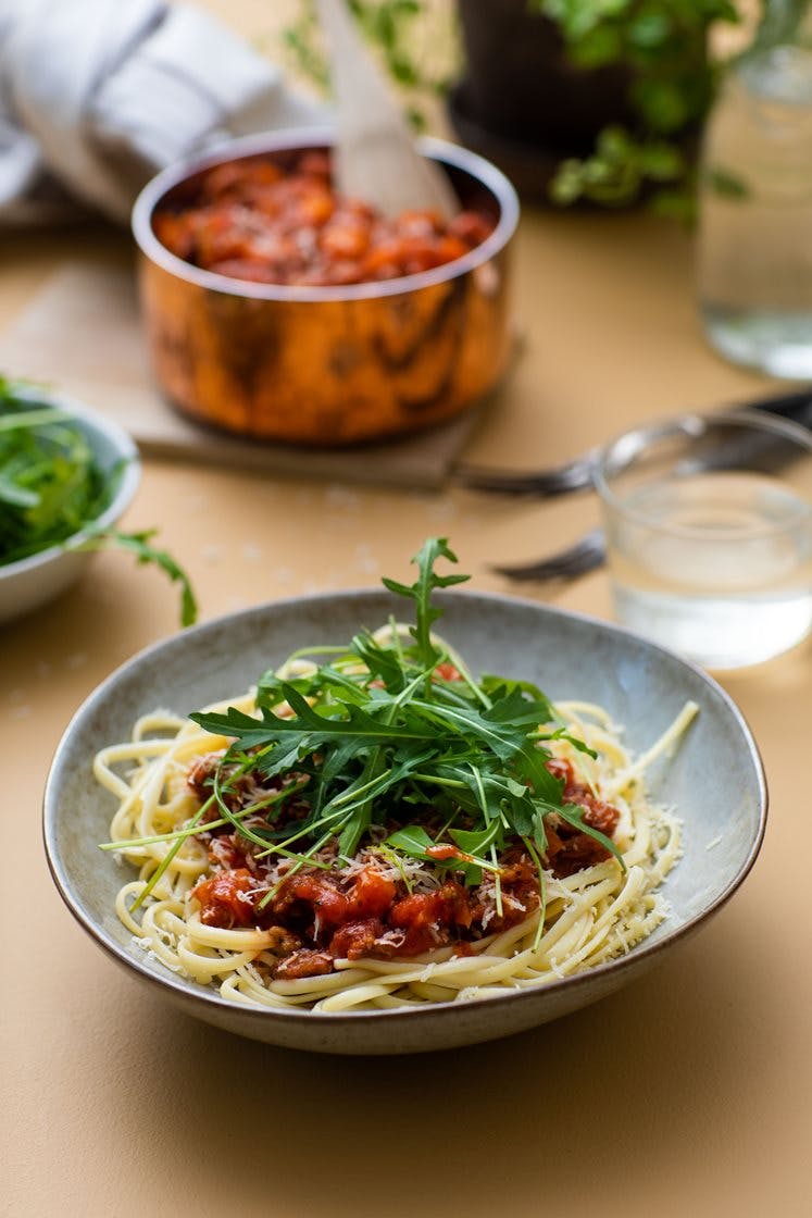 Hjemmelaget pasta bolognese med ruccola og Grande Premium